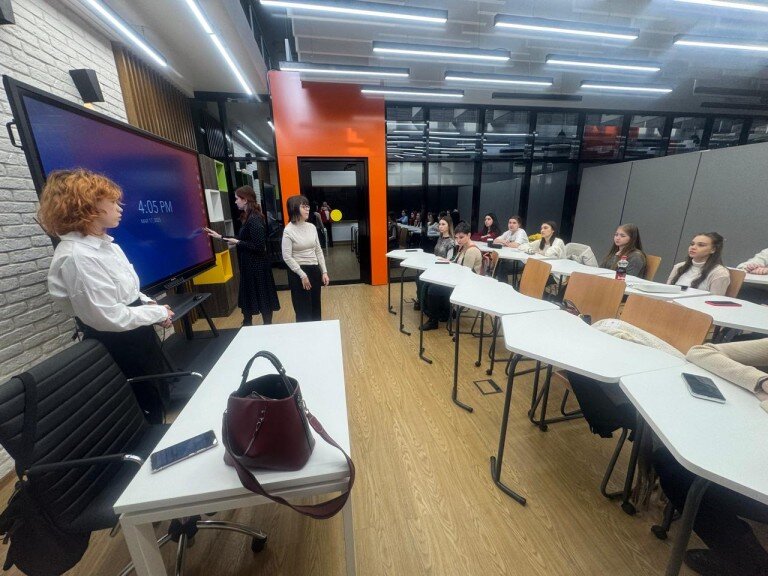В Казанском федеральном университете в Институте филологии и межкультурной коммуникации, стартовали Уроки Доброты